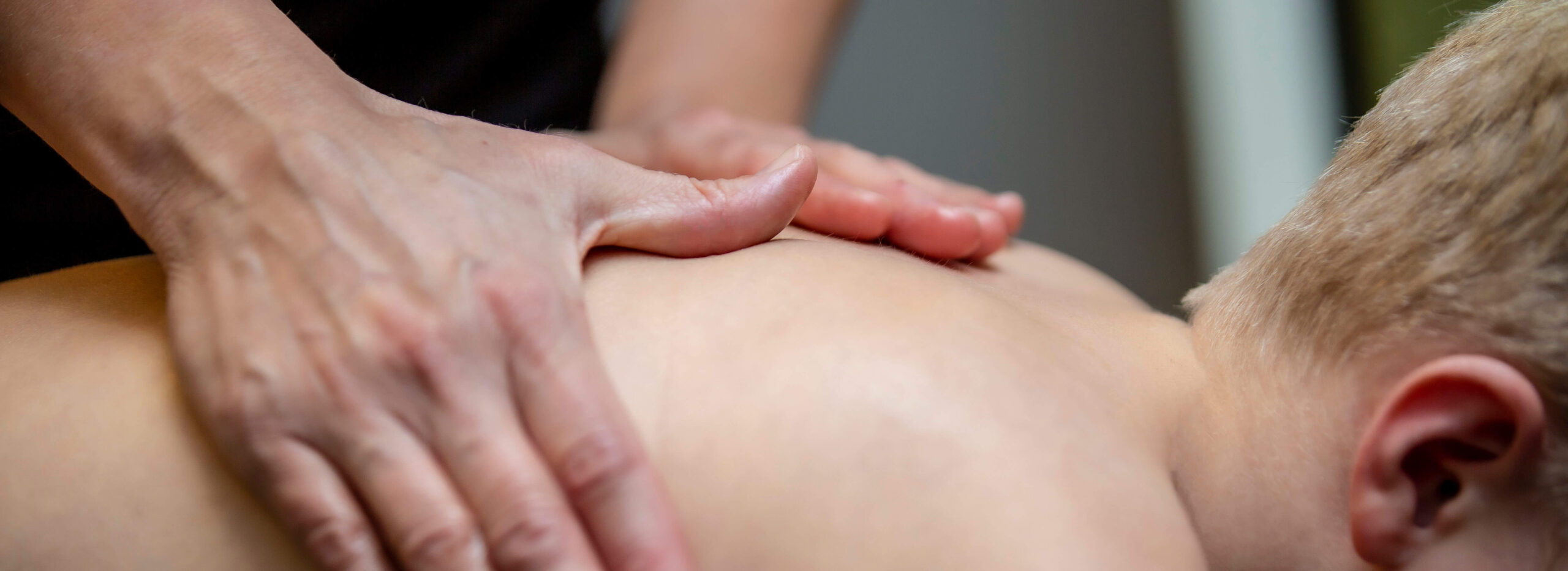 Behandlande massage 60 min 950kr